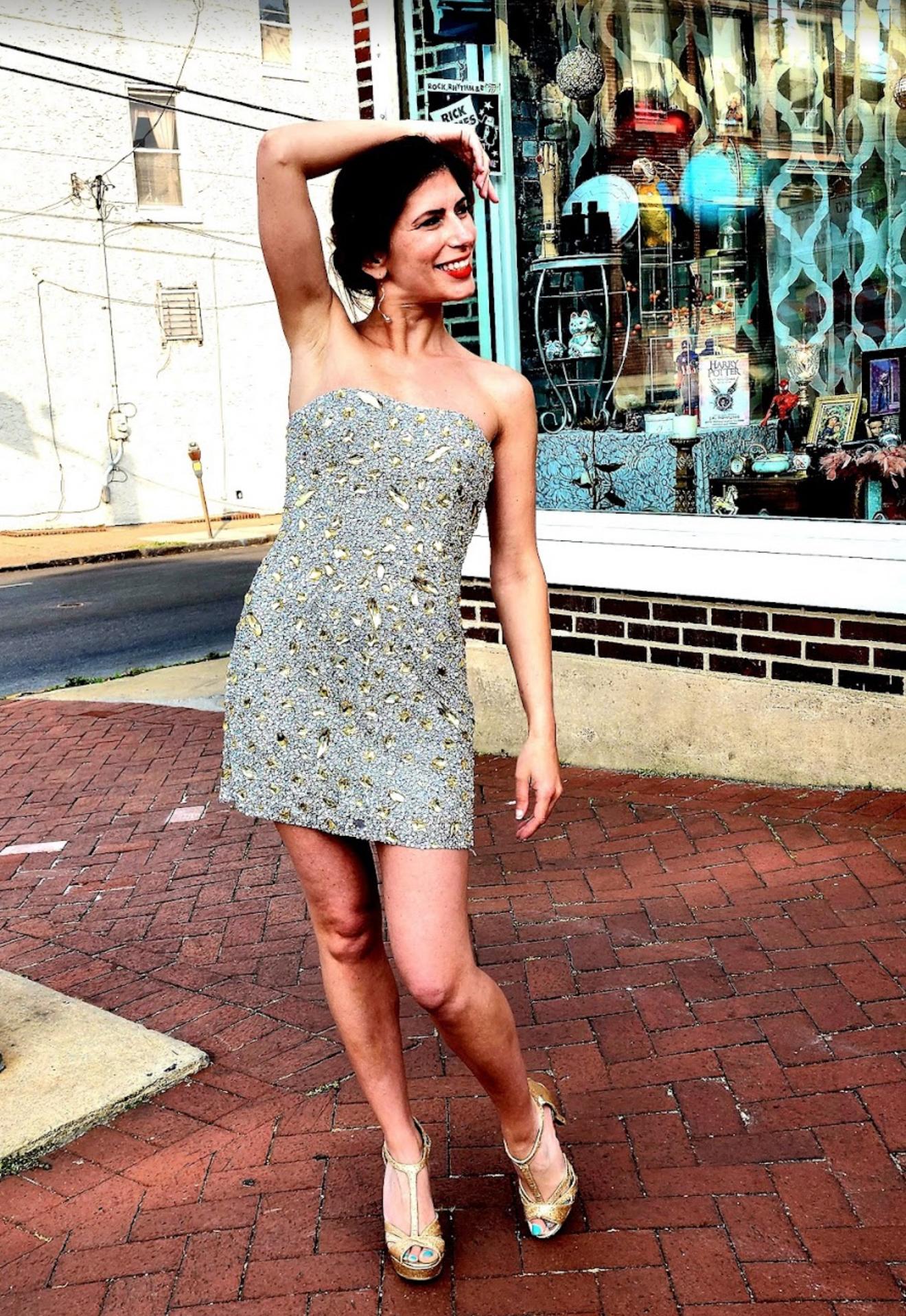 Model in vintage outfit